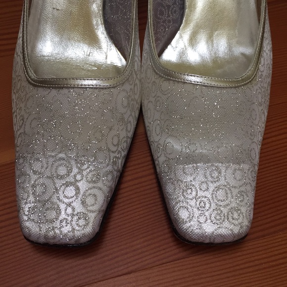 Silver slip on mule style pumps - Picture 3 of 8
